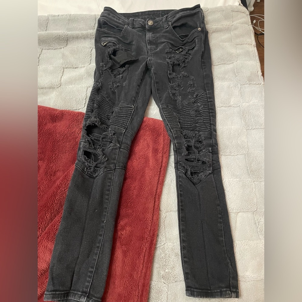 Black ripped jeans, looks amazing. 28/30